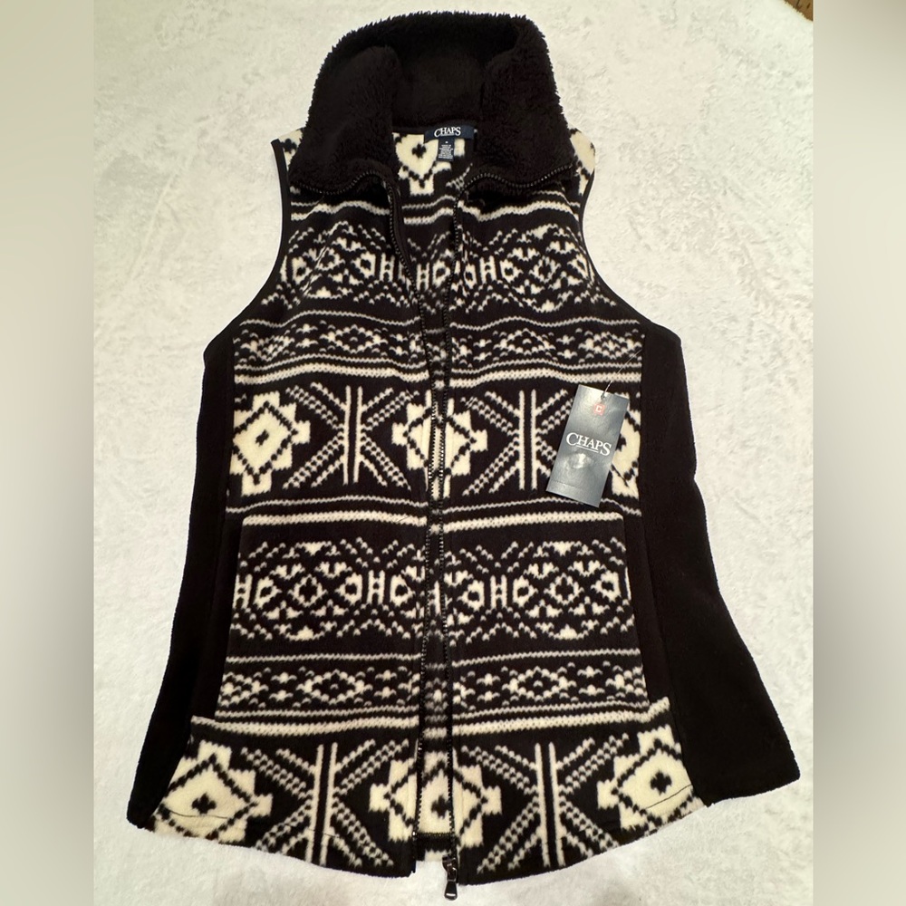 Chaps Women’s Black and White Full Zip Vest Size Medium New With Tags